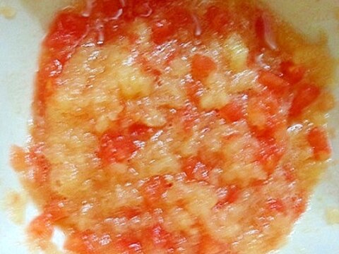 離乳食中期　すりおろしリンゴ煮とトマト和え